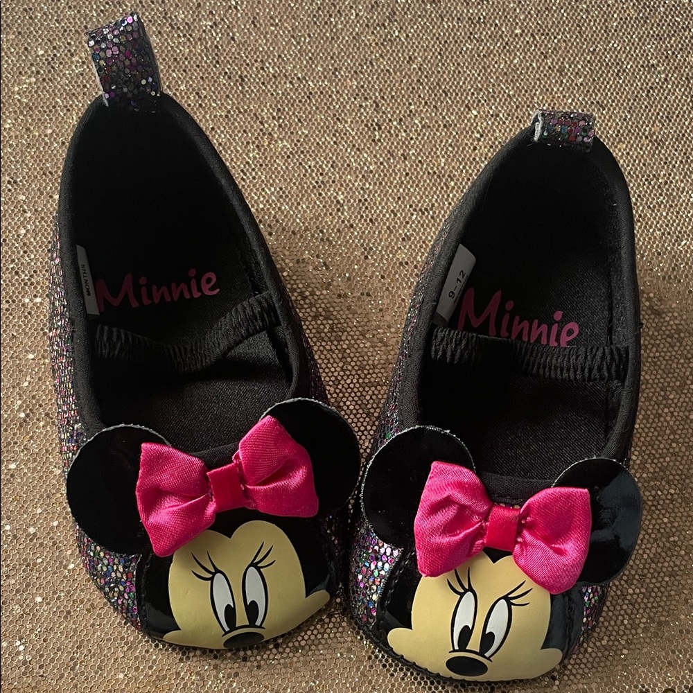 New w/o tags Minney Mouse Black & Pink Glitter Kids Slip-On Shoes Sz 6-9 months